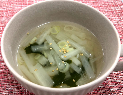 ねぎとわかめの中華スープ